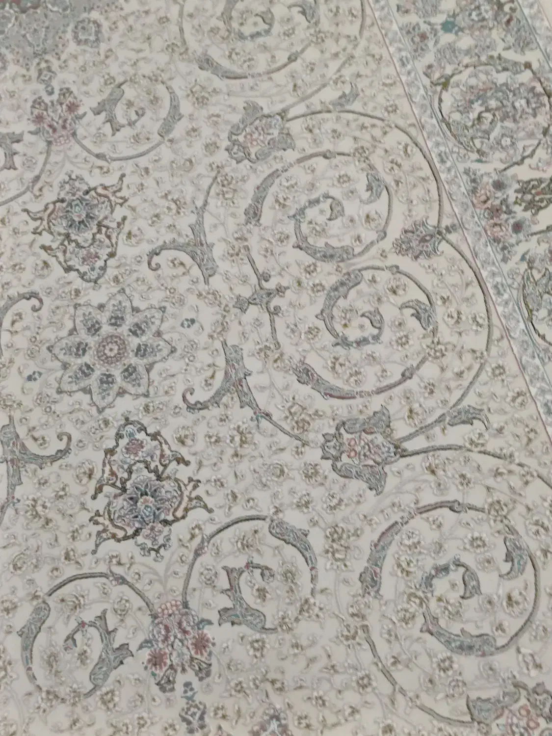 فرش کناره ۱۲۰۰ شانه گل برجسته نونو|فرش|همدان, |دیوار