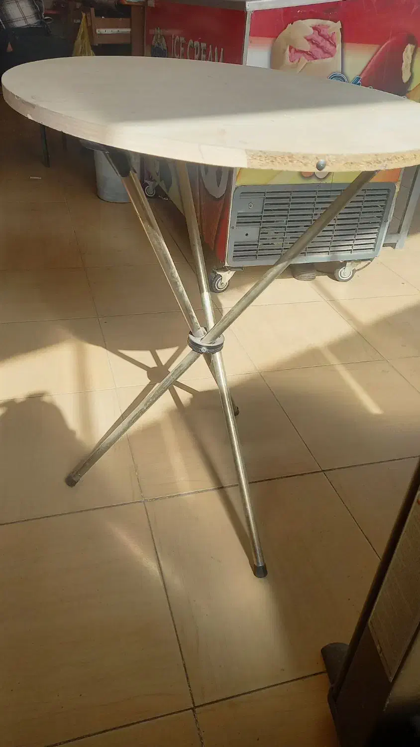 میز|میز و صندلی غذاخوری|خوی, |دیوار