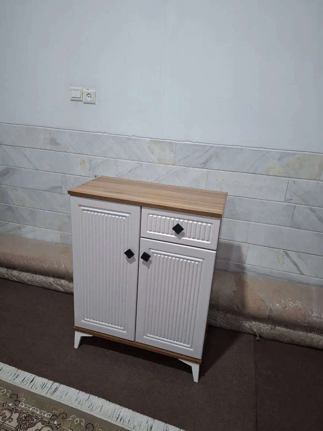 جاکفشی|جاکفشی، کمد، دراور|قم, شاه ابراهیم|دیوار