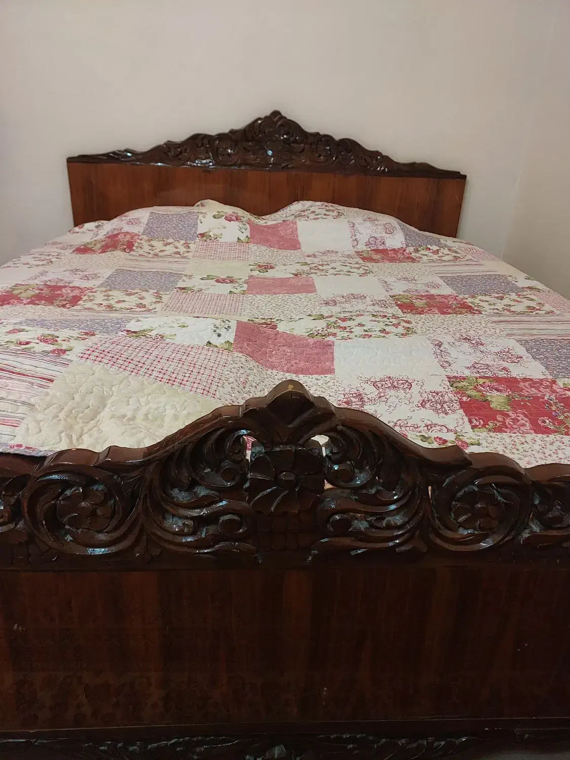 تخت و میز ارایش قدیمی|تخت و سرویس خواب|قم, بکایی|دیوار