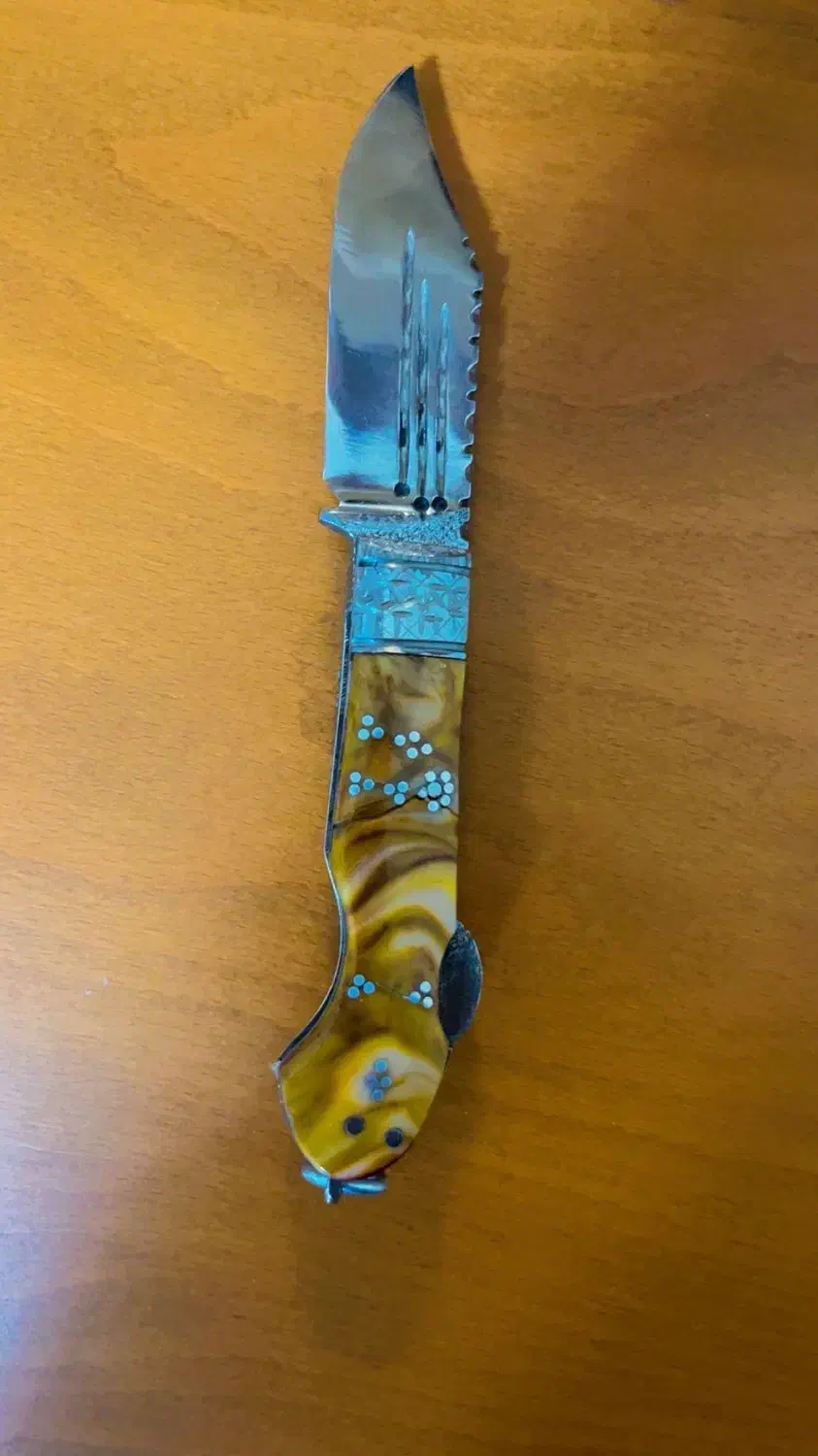 چاقوی بابا کهربا|کلکسیون اشیاء عتیقه|میاندوآب, |دیوار