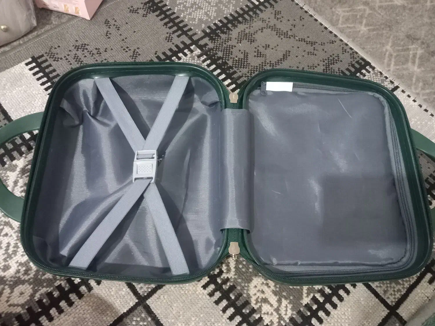 کیف و دستگاه سوهان پا|کیف، کفش، کمربند|شوش, |دیوار