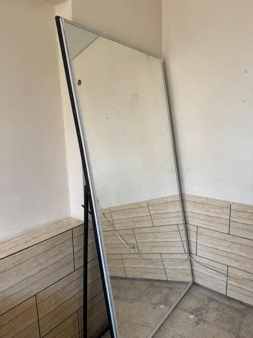 تخت تاشو و اینه قدی|آینه|شیراز, لشکری|دیوار