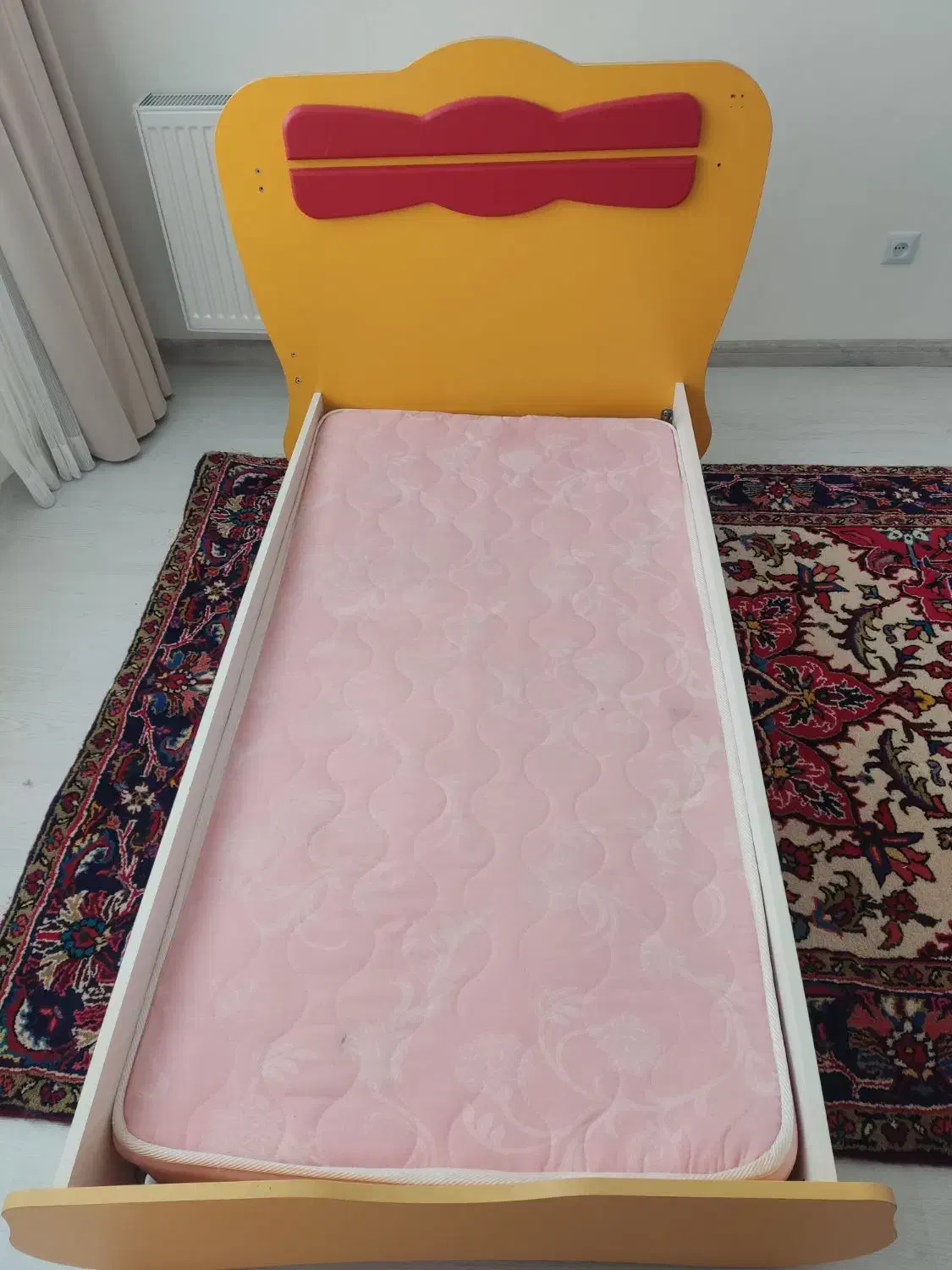 تخت خواب کودک  و بوفه|تخت و سرویس خواب|اهر, |دیوار