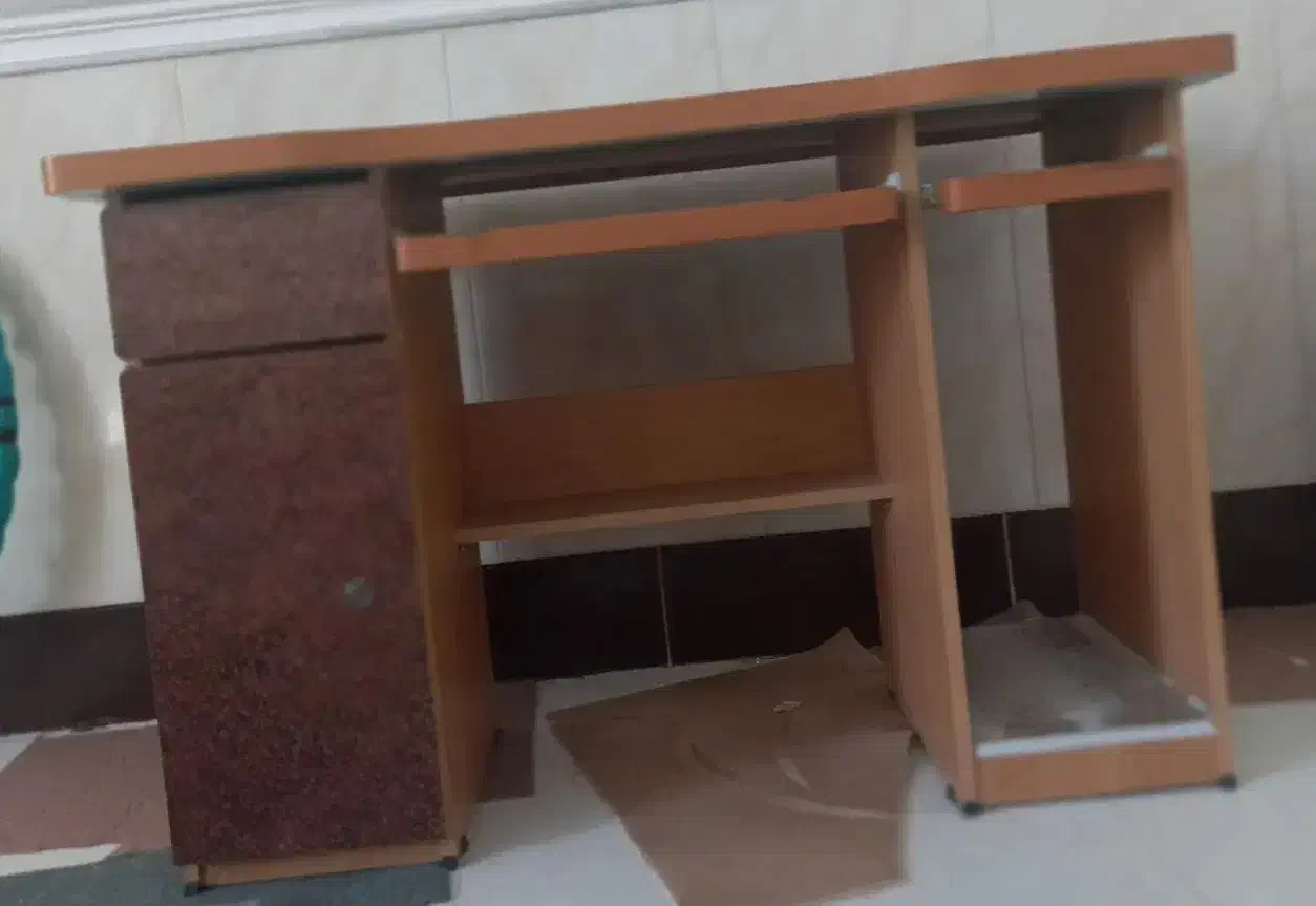 میز کامپیو تر در حد نوع|میز تحریر و کامپیوتر|قم, نخودی|دیوار