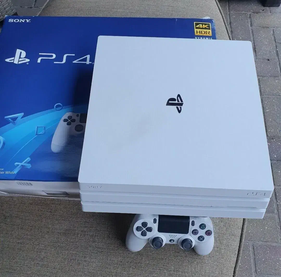 دستگاه ps4 پرو سفید و اسلیم سفید|کنسول، بازی ویدئویی و آنلاین|تهران, نصرت|دیوار