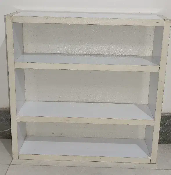 یک عدد استند لاک تمیز و سالم|آرایشی، بهداشتی، درمانی|رشت, یخسازی|دیوار