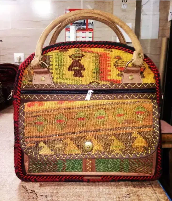 کیف سردوشی کوله پشتی گلیمی وجاجیم و ورنی دستبافت|کیف، کفش، کمربند|کرج, شهرک بنفشه|دیوار