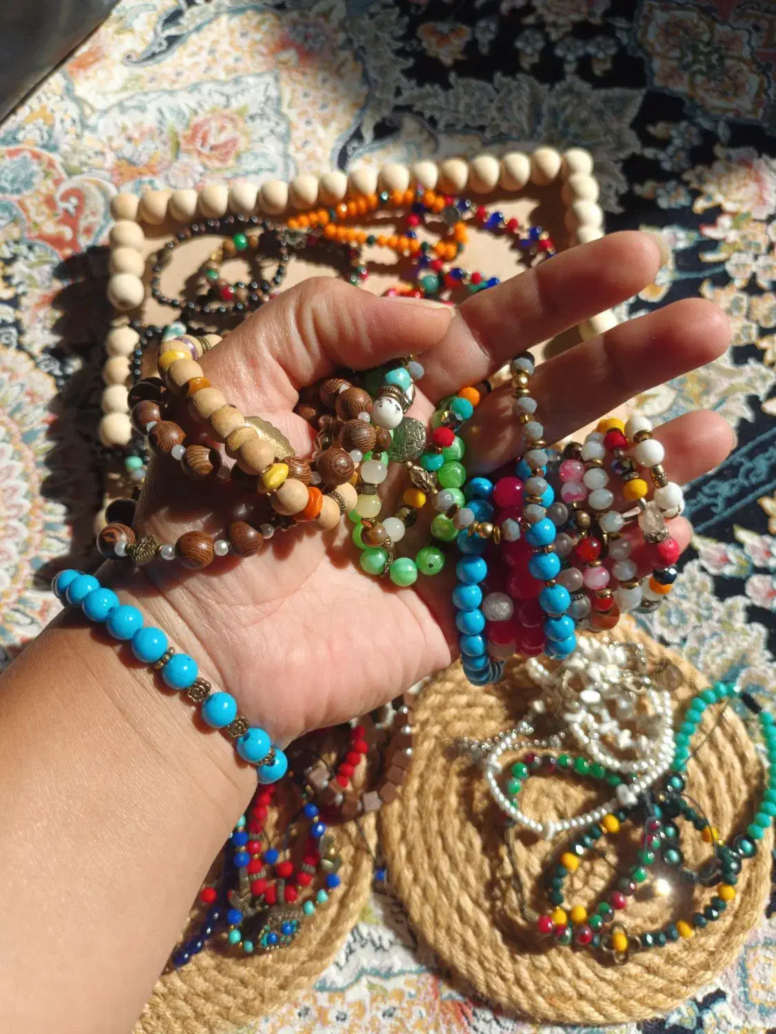 تعدادی دستبند مهره ای|بدلیجات|رشت, خرسندی|دیوار