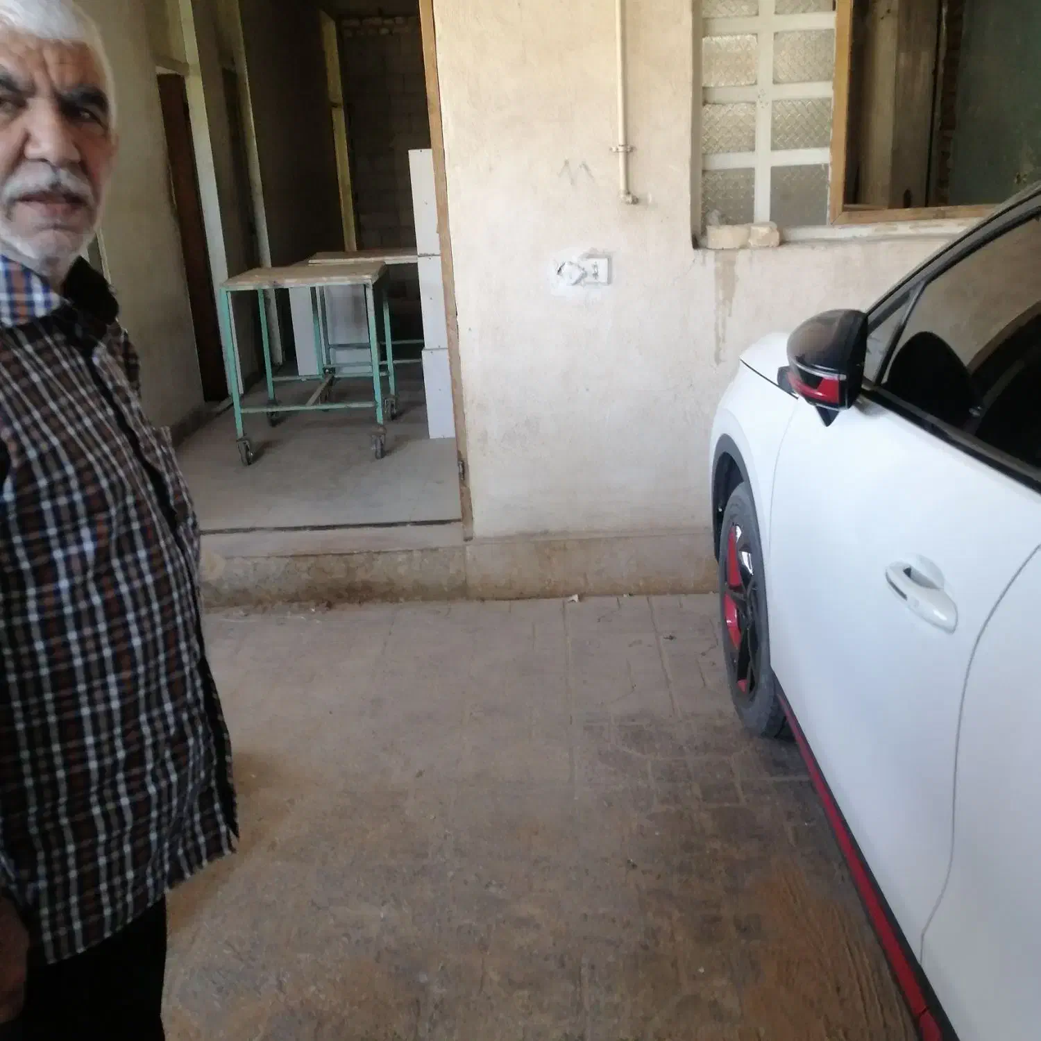 اجاره انباری و کارگاه رهن و اجاره|اجارهٔ مغازه و غرفه|شیراز, محراب|دیوار