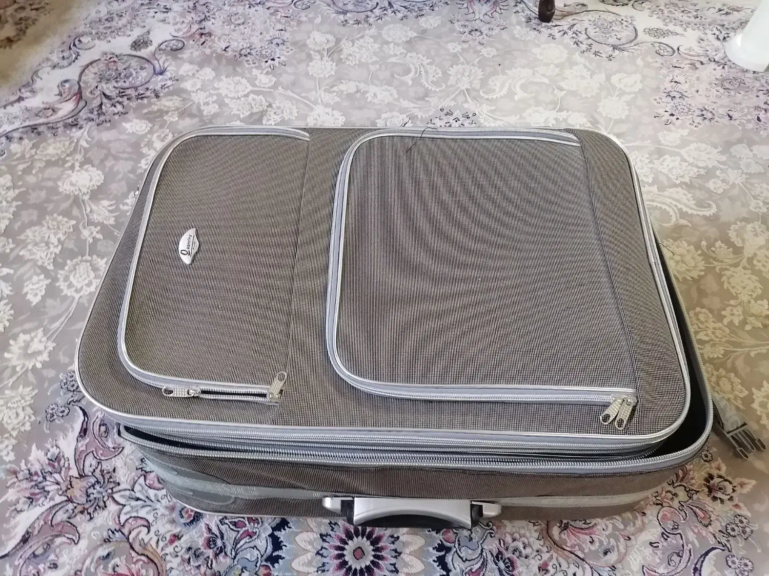 چمدان|کیف، کفش، کمربند|مشهد, هفت تیر (نه دره)|دیوار