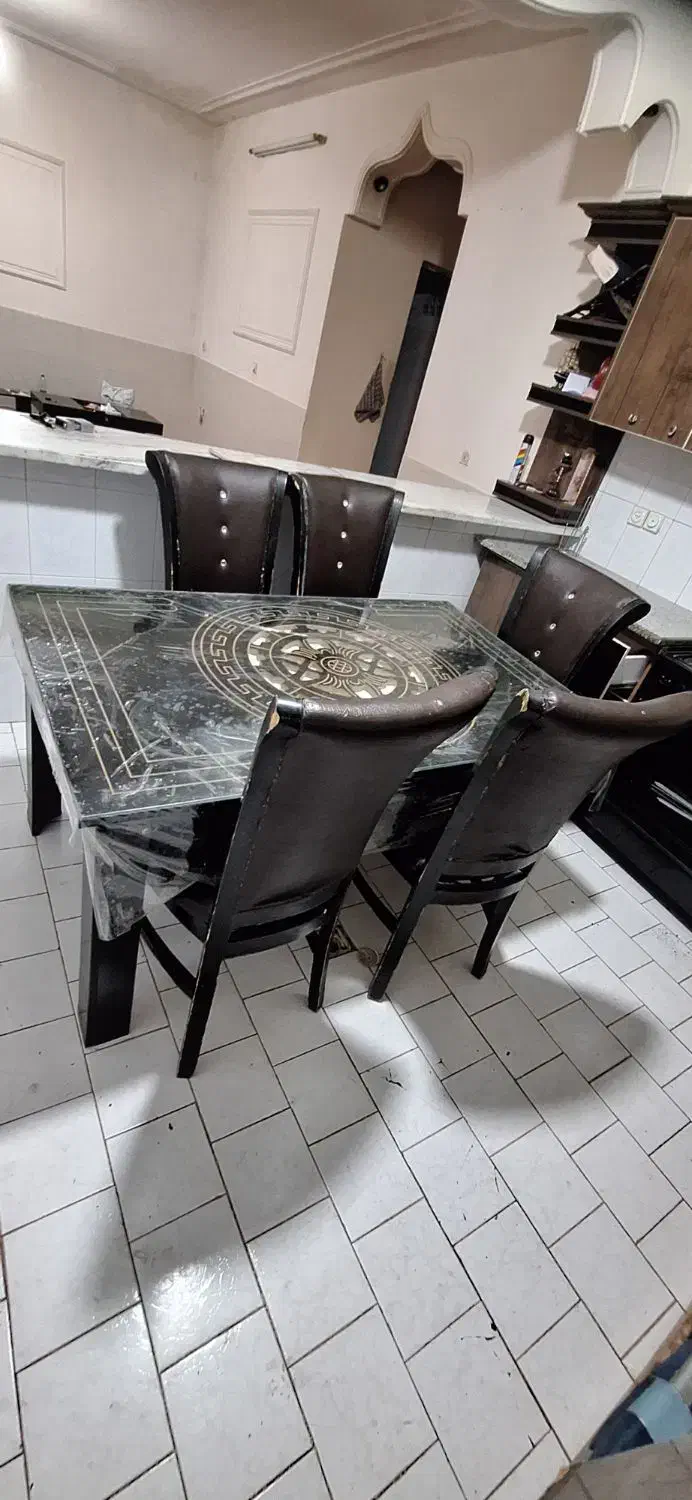 میزناهارخوری شش نفره باصندلی های چرم|میز و صندلی غذاخوری|بم, |دیوار