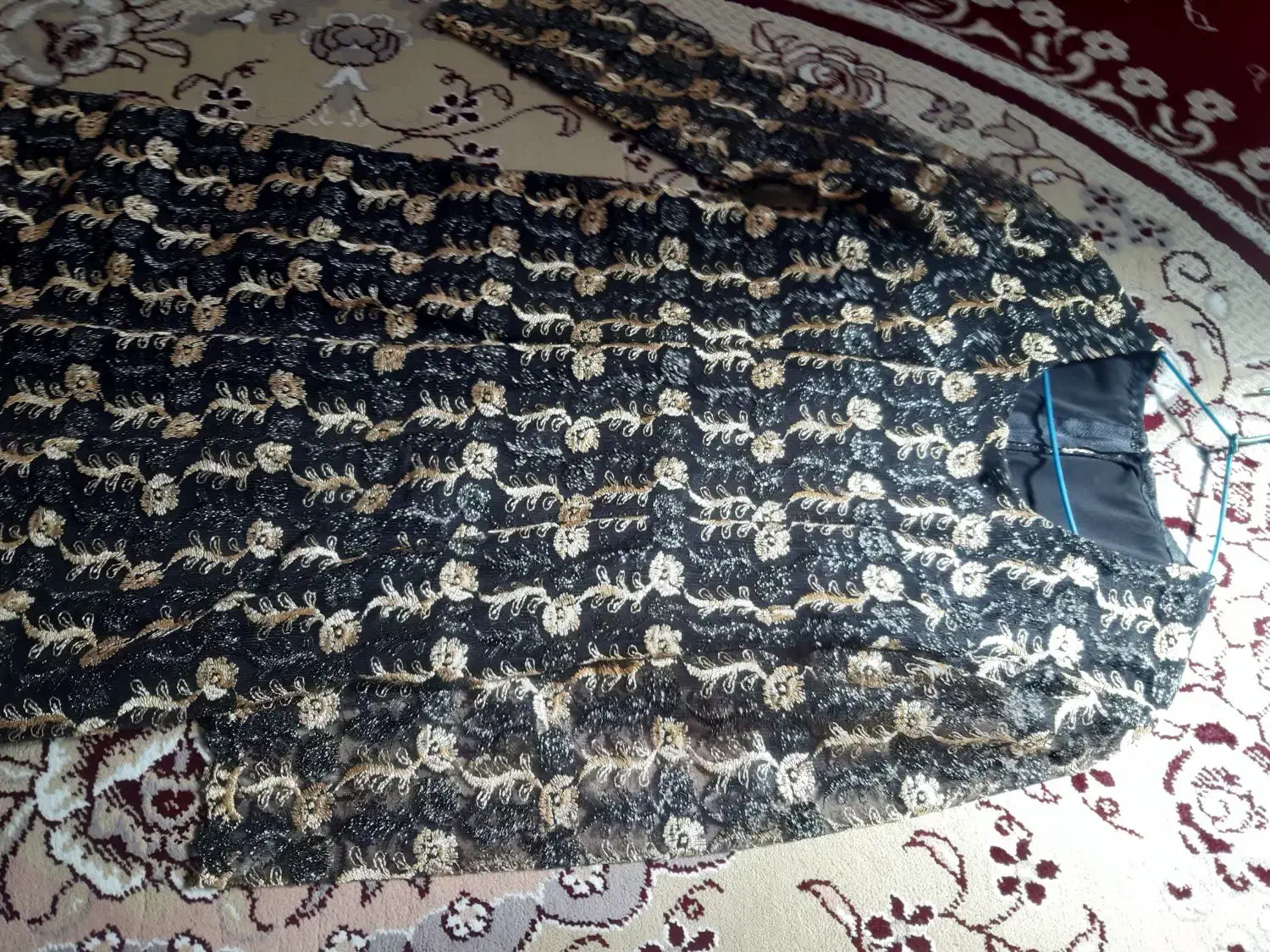 لباس مجلسی|لباس|بم, |دیوار