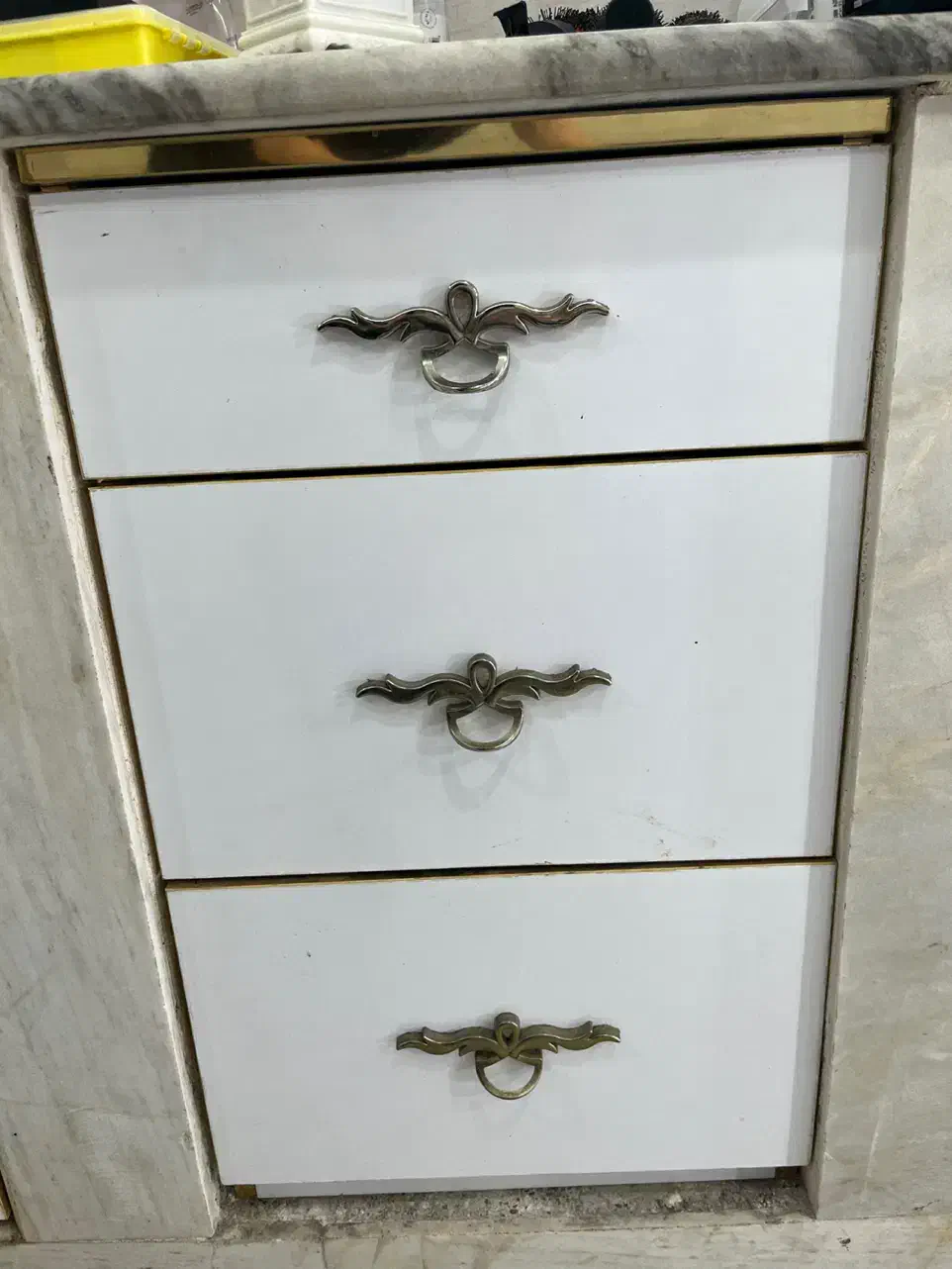 فروش فوری دکور ارایشگاه|آرایشگاه و سالنهای زیبایی|رشت, جانبازان|دیوار