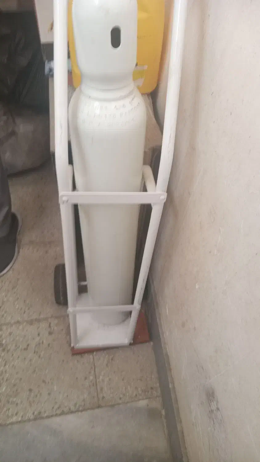 کپسول اکسیژن ۱۰ کیلویی|آرایشی، بهداشتی، درمانی|گلپایگان, |دیوار