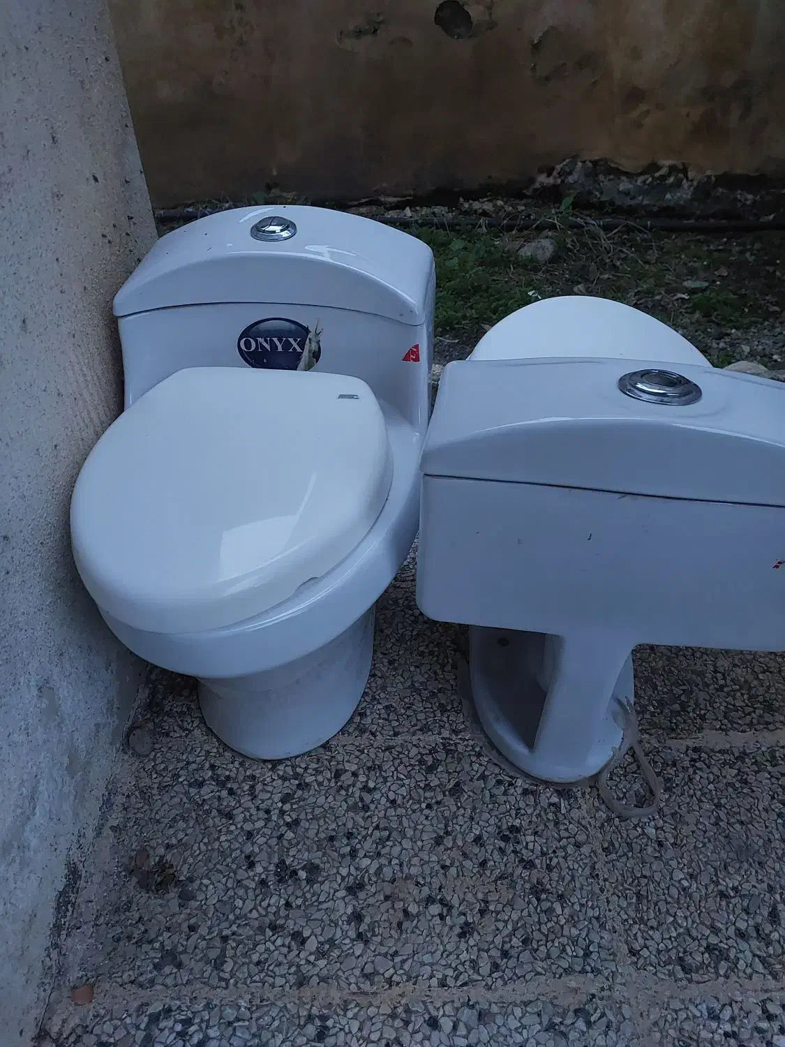 فروش دو توالت فرنگی استفاده شده سالم|لوازم سرویس بهداشتی|چمستان, |دیوار