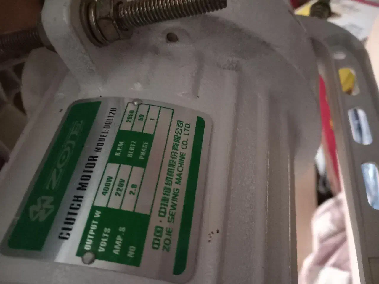 چرخ راسته دوز صنعتی زوجی|چرخ خیاطی و ریسندگی|مشهد, راه آهن|دیوار