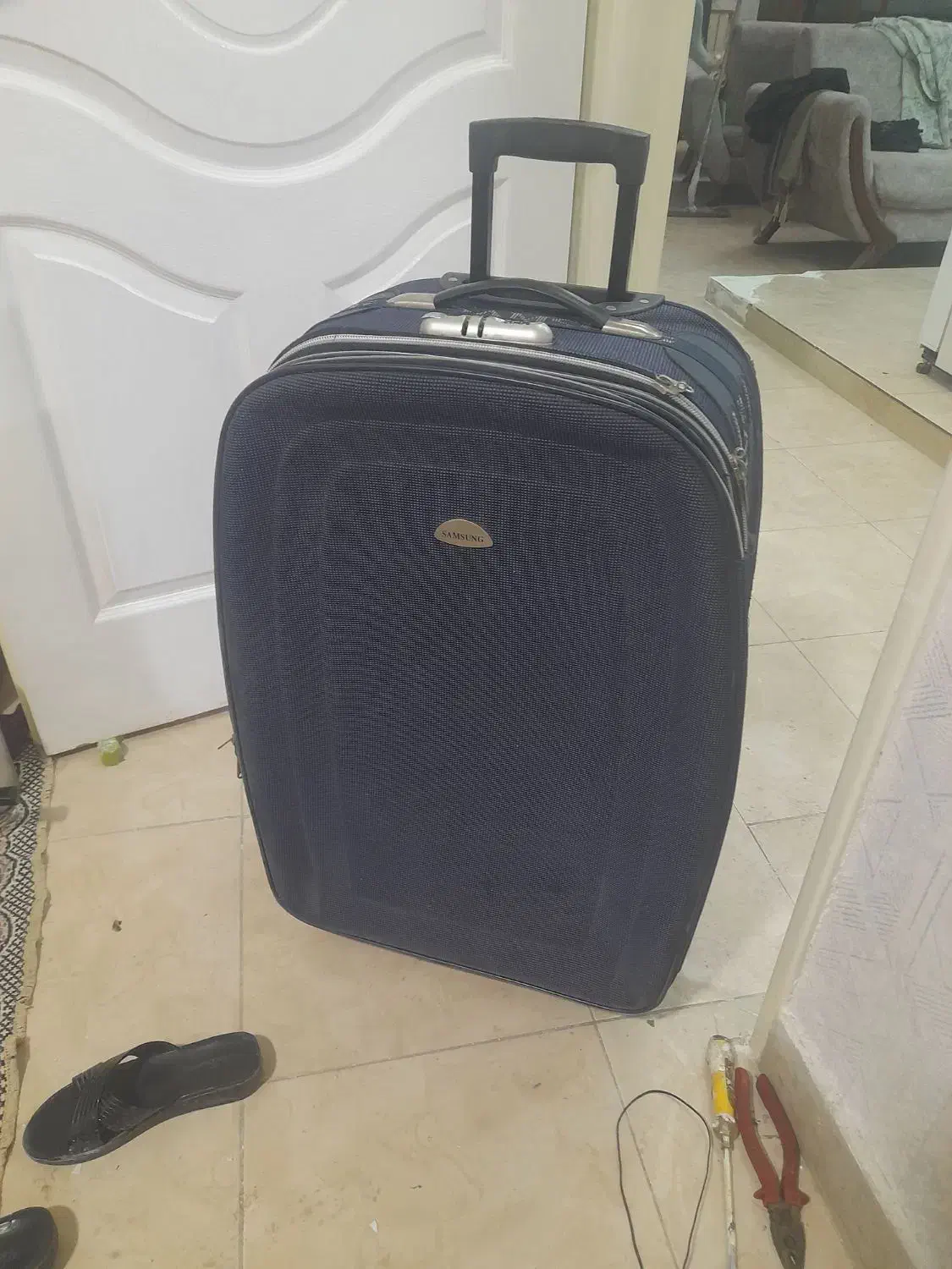 چمدان بزرگ درحدنو|کیف، کفش، کمربند|کرمانشاه, |دیوار