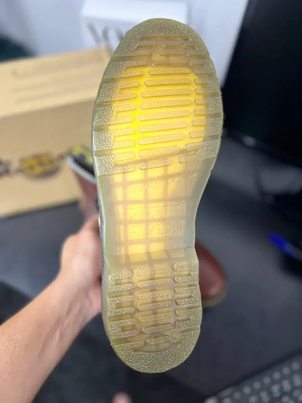 بوت دکتر مارتین اکبند اورجینال اصلی|کیف، کفش، کمربند|تهران, شهرک گلها (تهرانسر)|دیوار