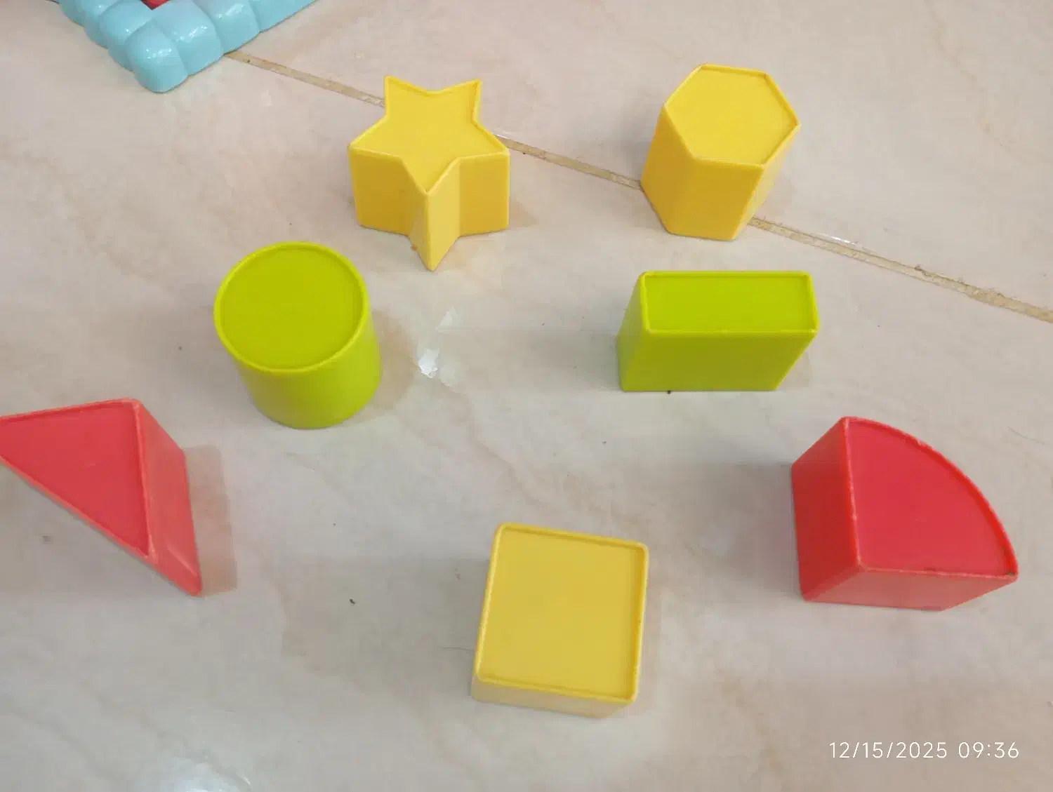 خانه جورچین اشکال|اسباببازی|رشت, پیرسرا|دیوار