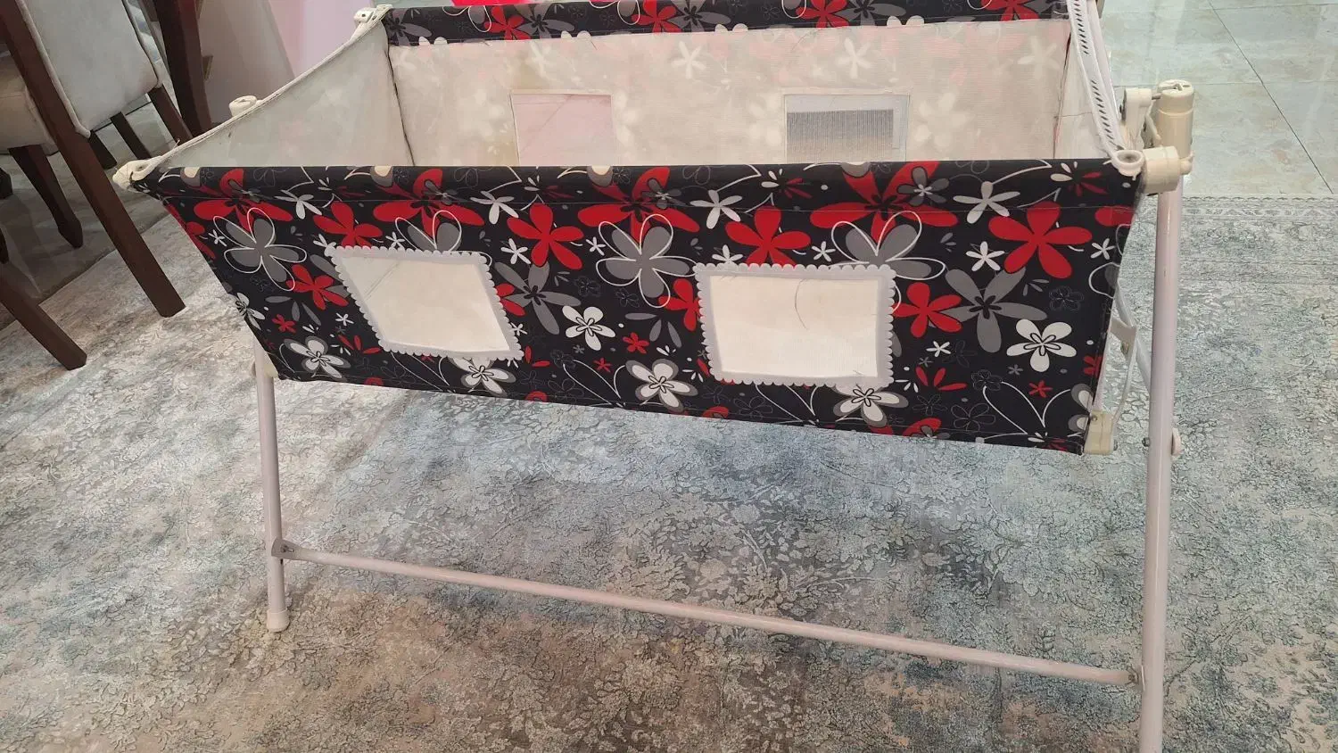 گهواره کودک|تخت و صندلی بچه|رشت, شهرک شهید مفتح|دیوار