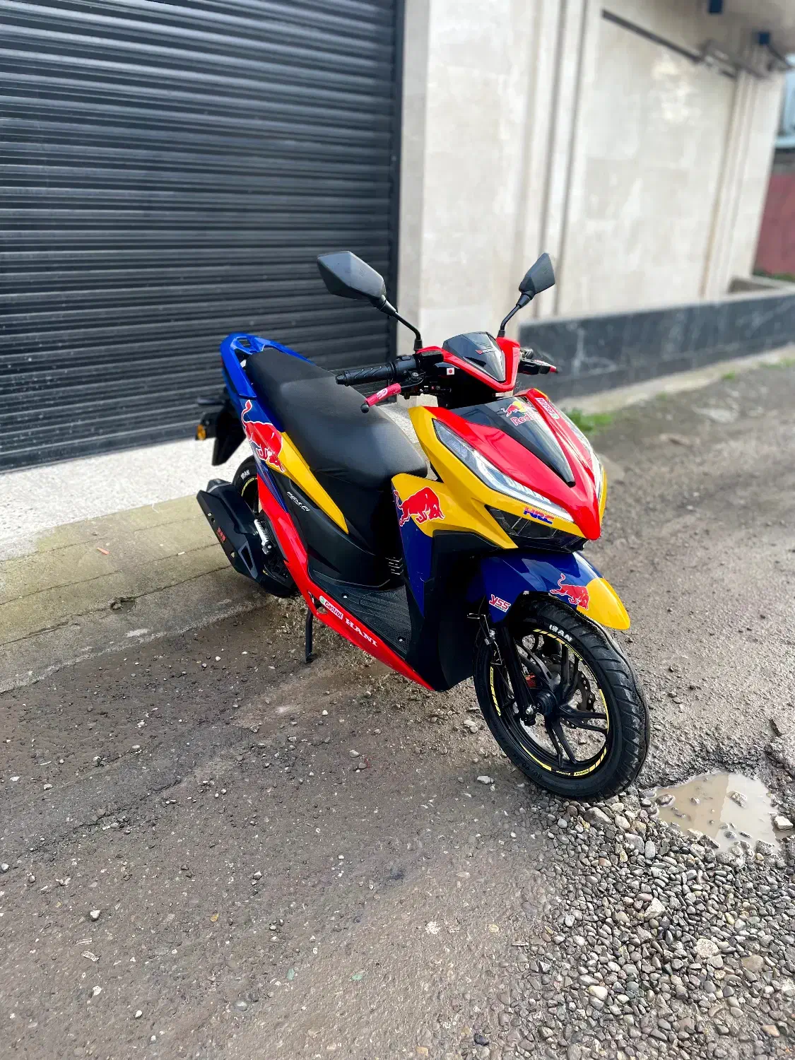 طرح کیلیک ردبول درحد صفر|موتورسیکلت|رشت, پستک|دیوار