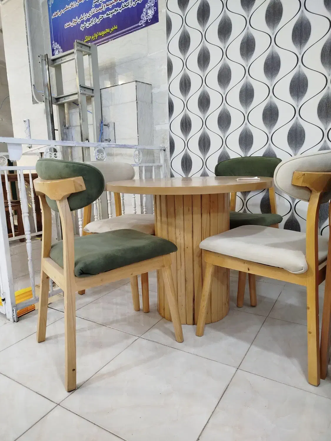 ناهار خوری الماس گرد زرکالا|میز و صندلی غذاخوری|یاسوج, |دیوار