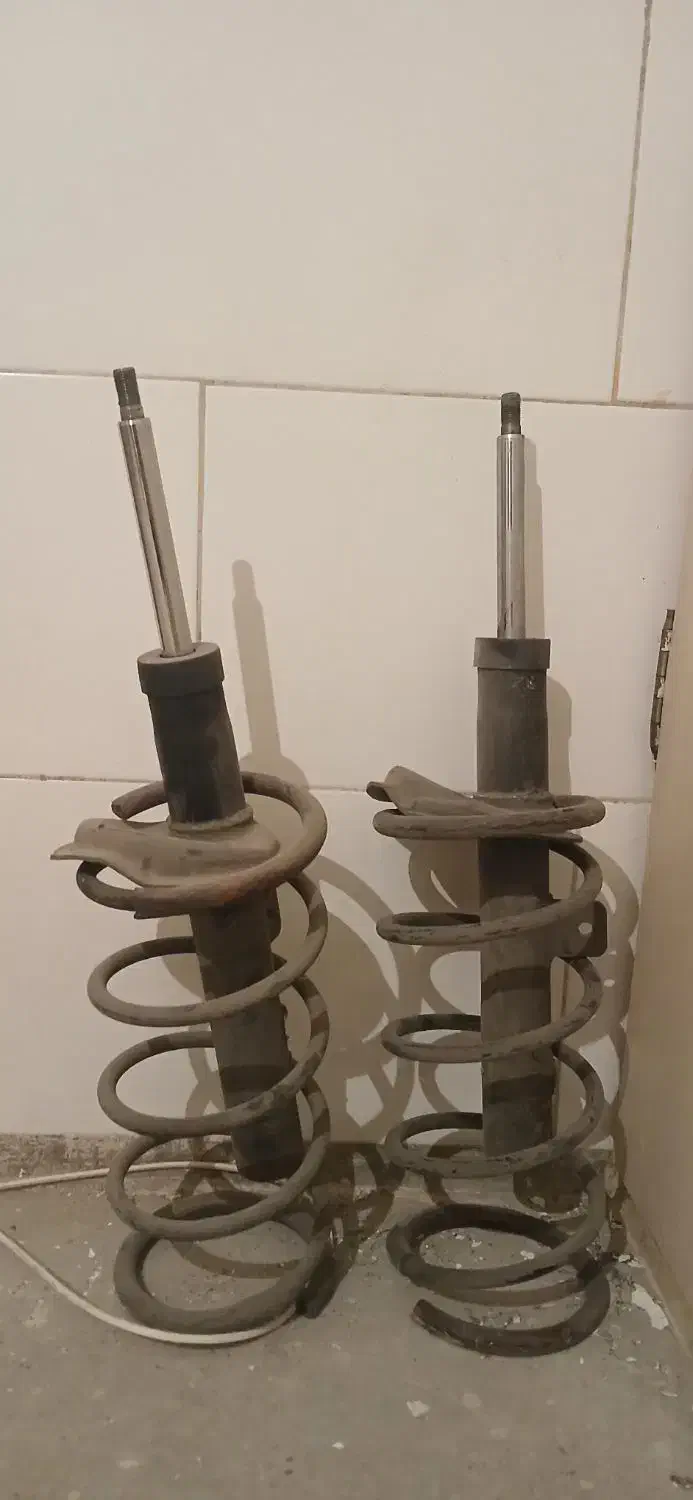 کمک فنر ۲۰۶|قطعات یدکی و لوازم جانبی|فردیس, شهرک ارم|دیوار