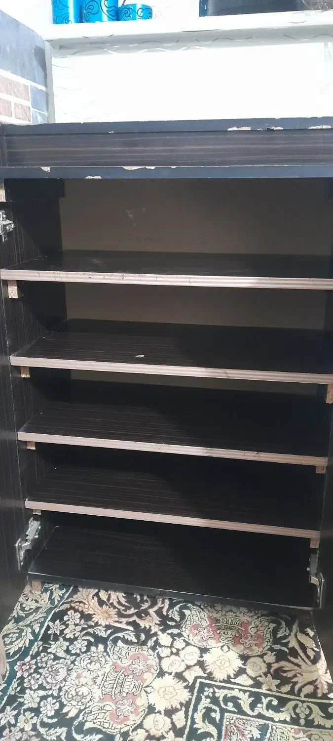 جاکفشی|جاکفشی، کمد، دراور|اهواز, فاز ۱ پادادشهر|دیوار