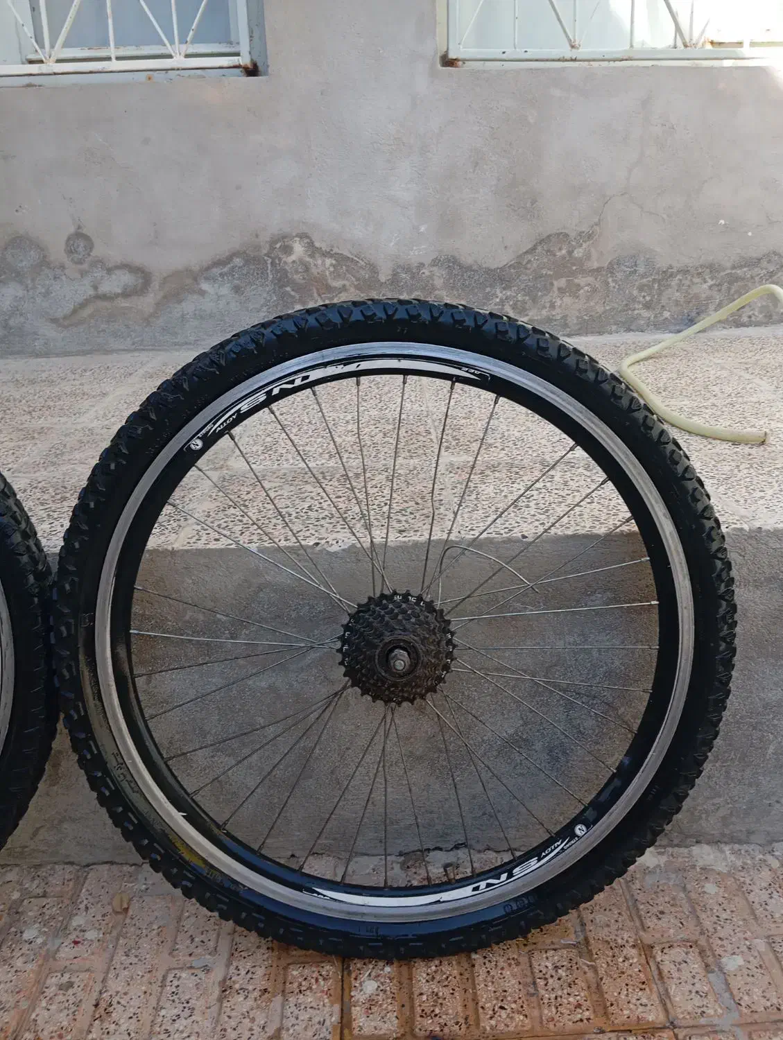 تایر جلو و عقب دوچرخه کامل|دوچرخه، اسکیت، اسکوتر|میانه, |دیوار