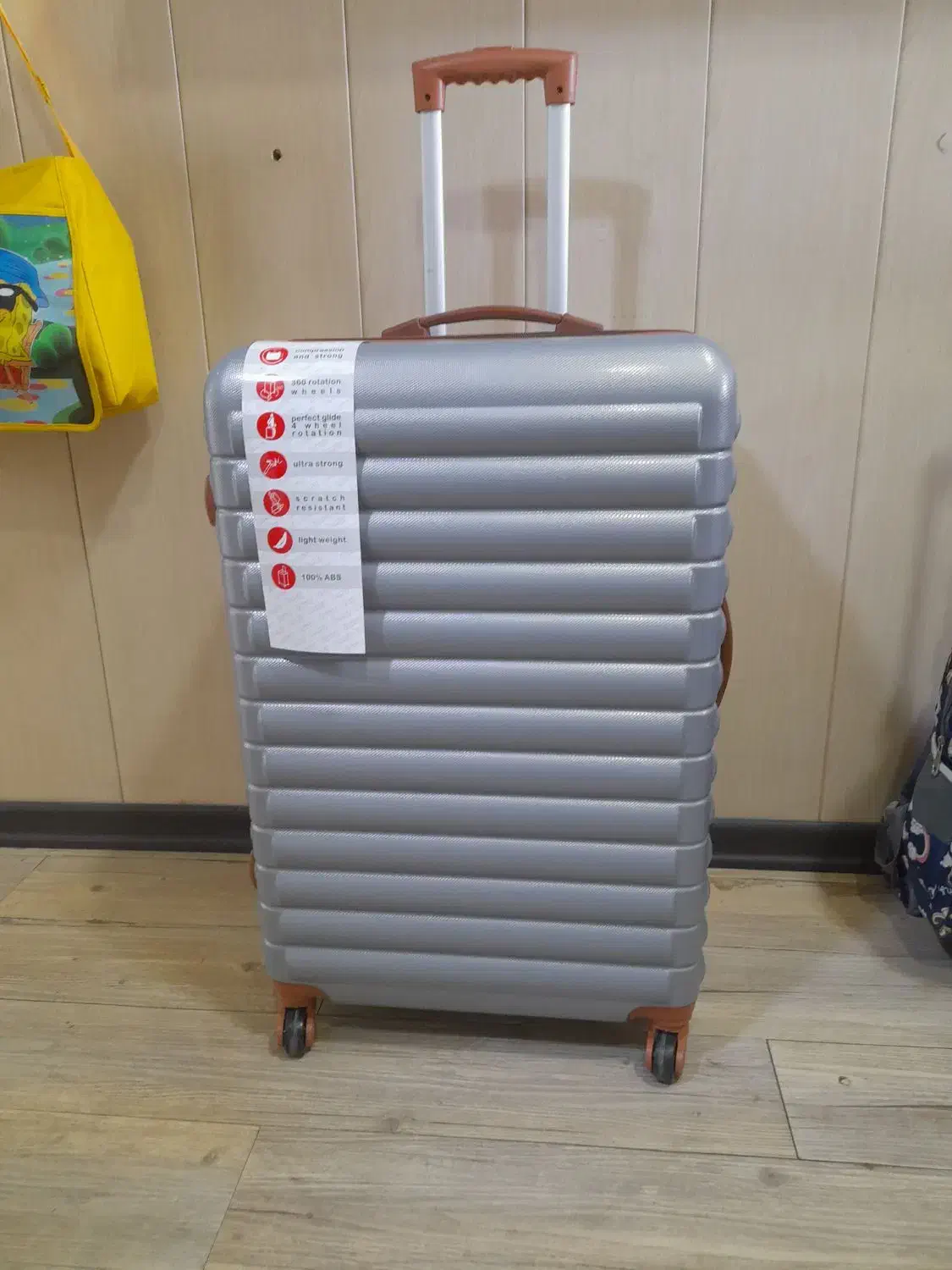 چمدان|کیف، کفش، کمربند|پردیس, فاز ۱|دیوار