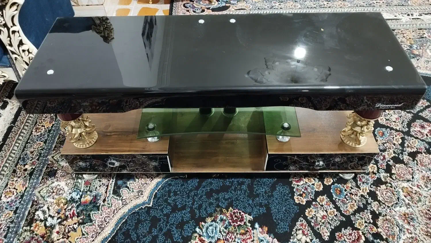 مبل سلطنتی 7 نفره و زیر TV|مبلمان خانگی و میز عسلی|یاسوج, |دیوار