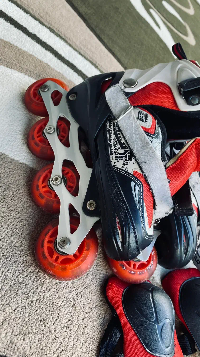 کفش اسکیت|دوچرخه، اسکیت، اسکوتر|رشت, استقامت ۲|دیوار