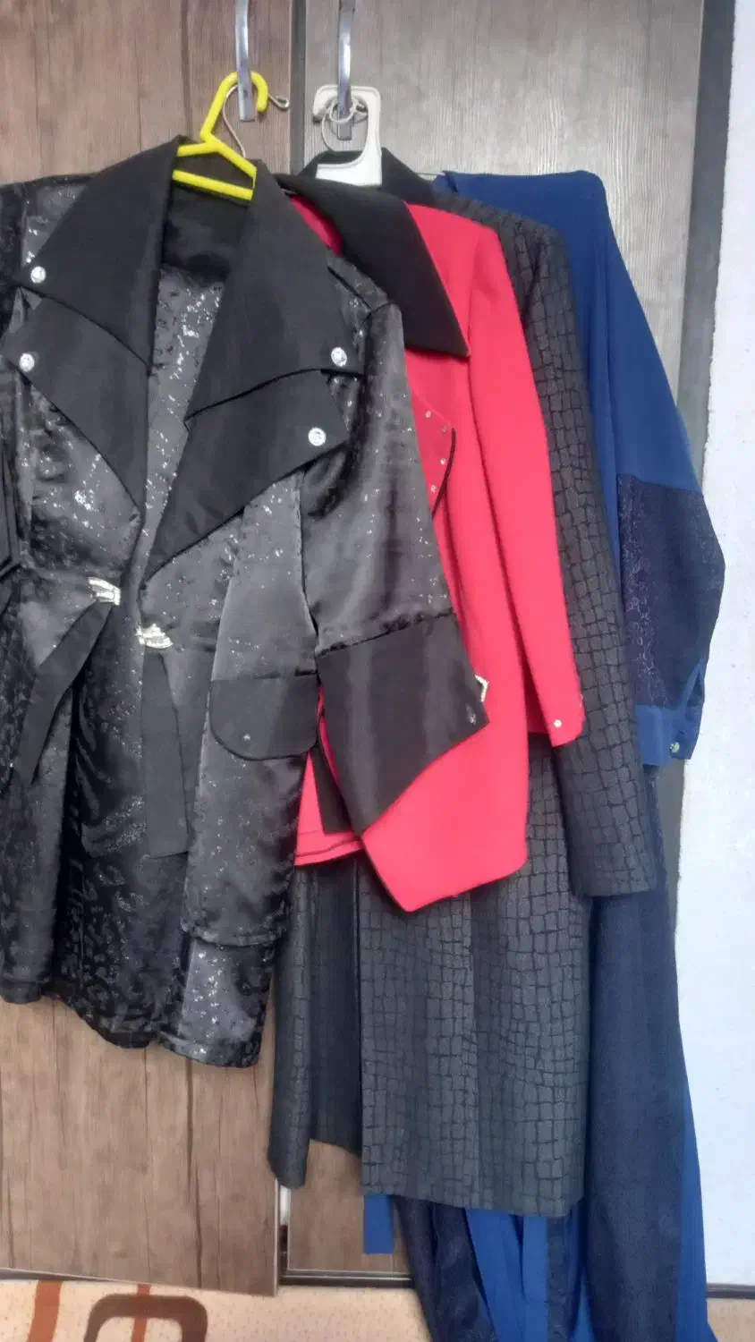 تعدادی لباس سایز ۴۴|لباس|کاشان, عربها|دیوار