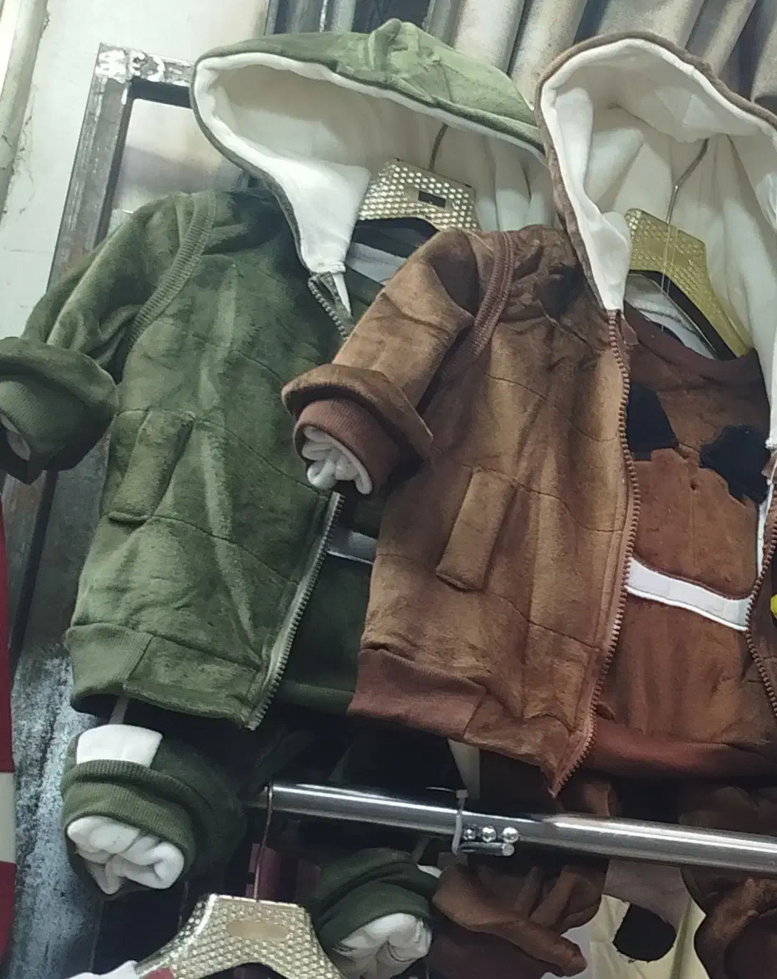 تن پوش کیان با مناسبترین قیمتها|خدمات پیشه و مهارت|اصفهان, نقش جهان|دیوار