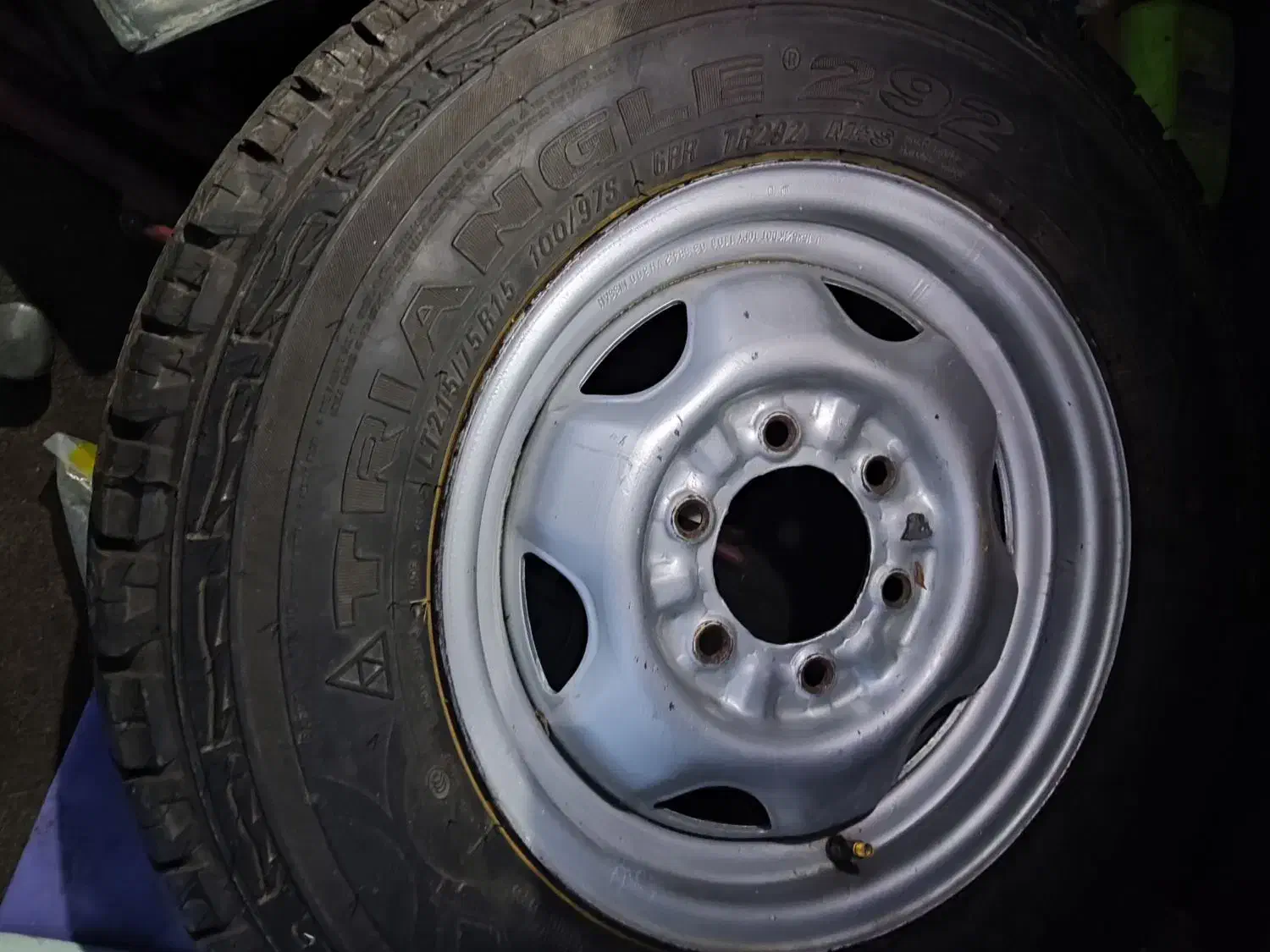 فروش لاستیک پاترول|قطعات یدکی و لوازم جانبی|لاهیجان, آهندان|دیوار