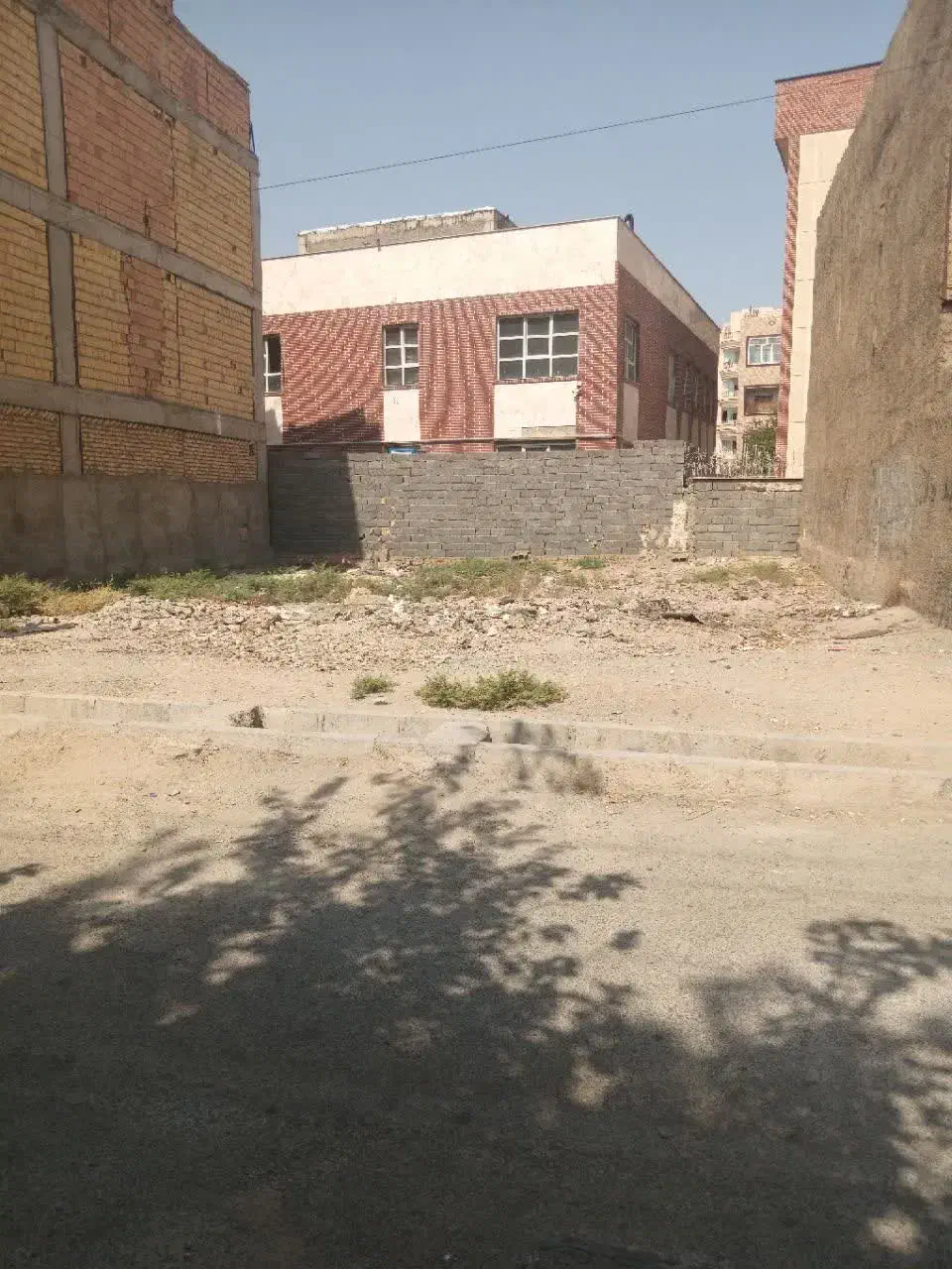 زمین سندار سه راه ادران|فروش زمین و ملک کلنگی|بهارستان, |دیوار