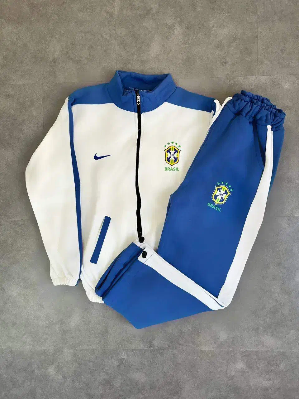 ست گرمکن تک رنگ سفید ابی برزیل|لباس|فردیس, فردیس|دیوار