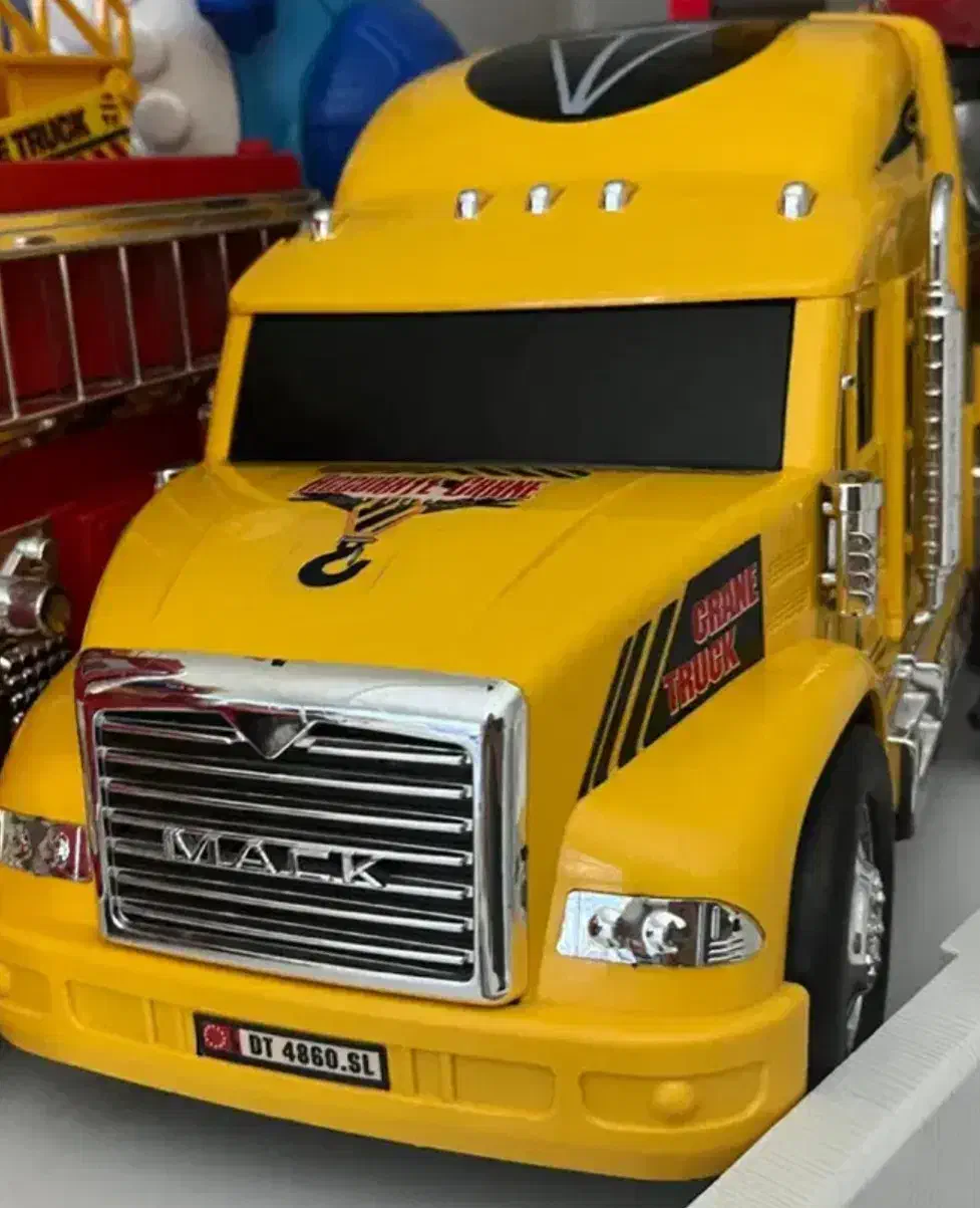 جرثقیل سالم|اسباب‌بازی بچه|تهران, جوادیه تهرانپارس|دیوار