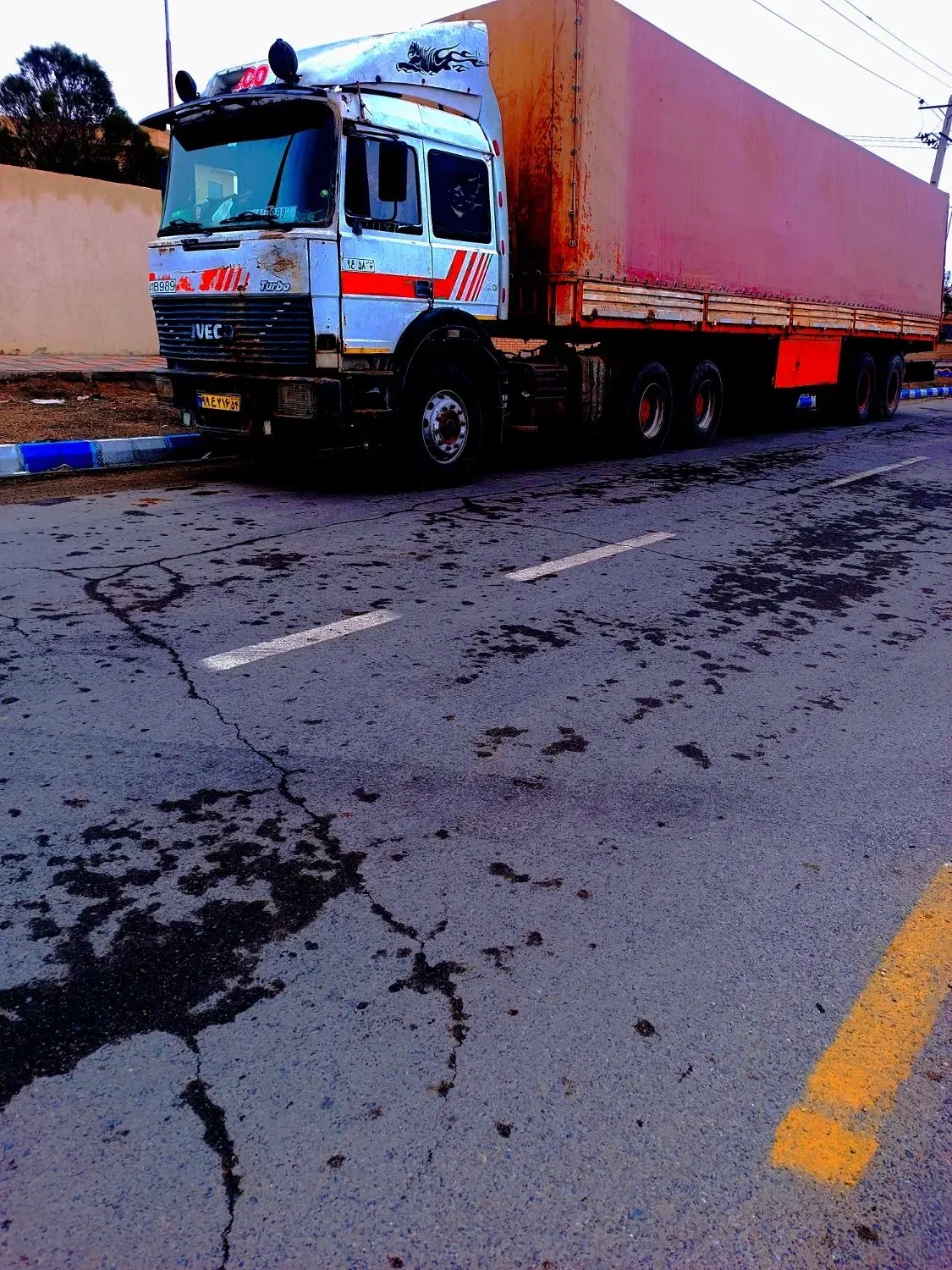 کامیون کشنده ایویکو|خودرو سنگین|یزد, |دیوار