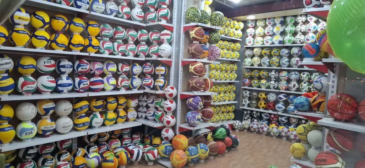 توپ فوتبال فوتسال سالنی والیبال بسکتبال هندبال|ورزش‌های توپی|ایلام, |دیوار