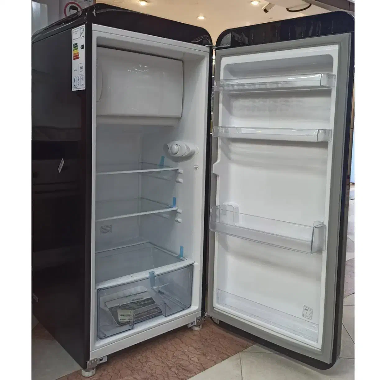 یخچال فریزر ۱۰ فوت امرسان|یخچال و فریزر|شیراز, زرهی|دیوار