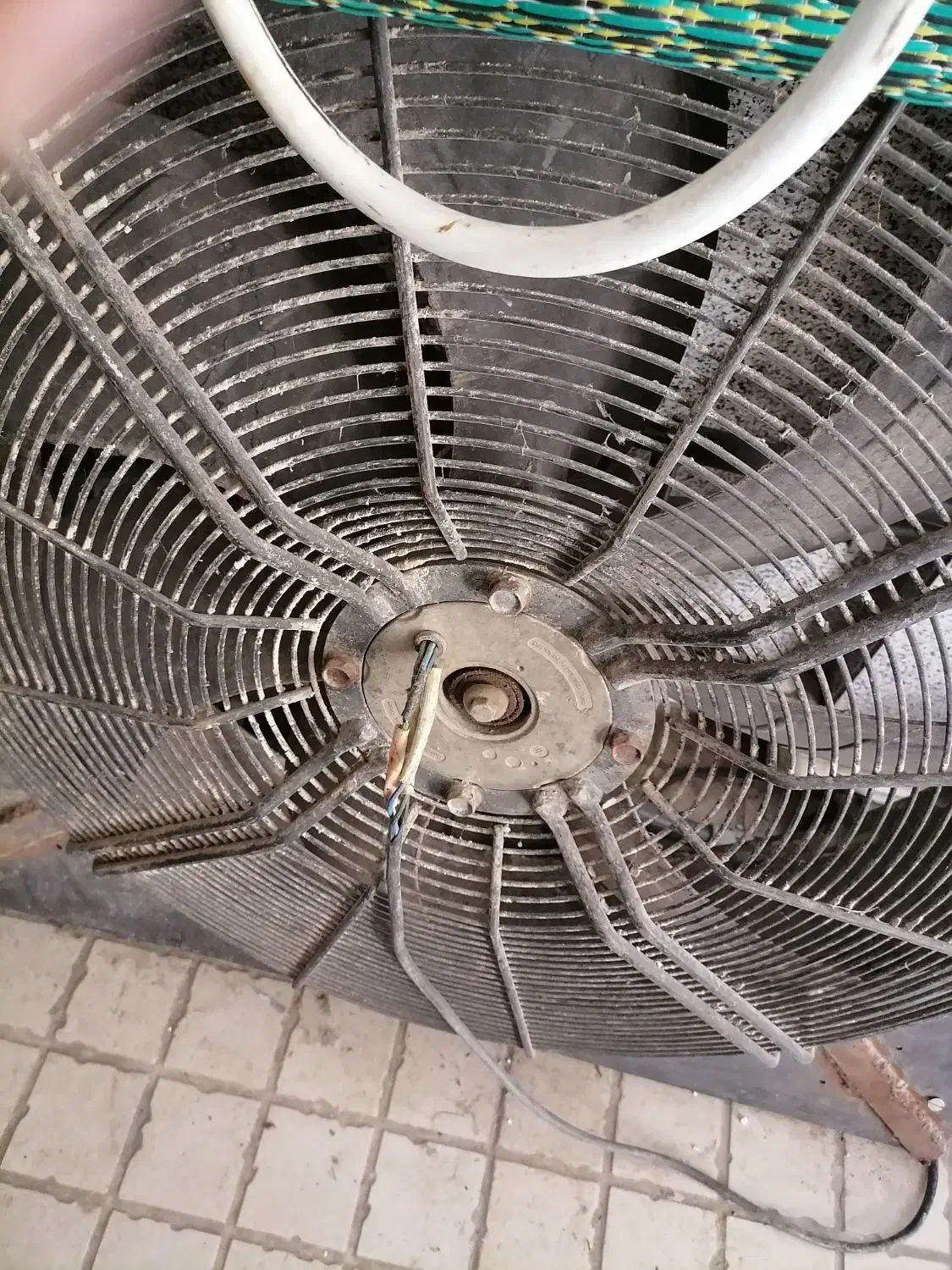 فن هواکش|پنکه و تصفیه‌کنندهٔ هوا|نیشابور, شهرک ولیعصر|دیوار