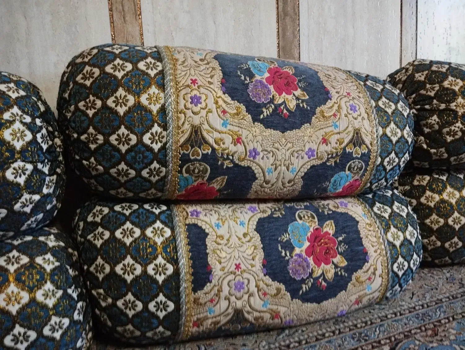 5جفت بالش|رختخواب، بالش، پتو|هیرمند, |دیوار