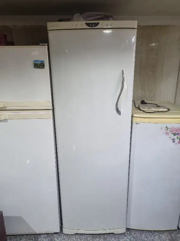 فریزر تک بدون برفک امرسان تمیز|یخچال و فریزر|تهران, جوادیه تهرانپارس|دیوار