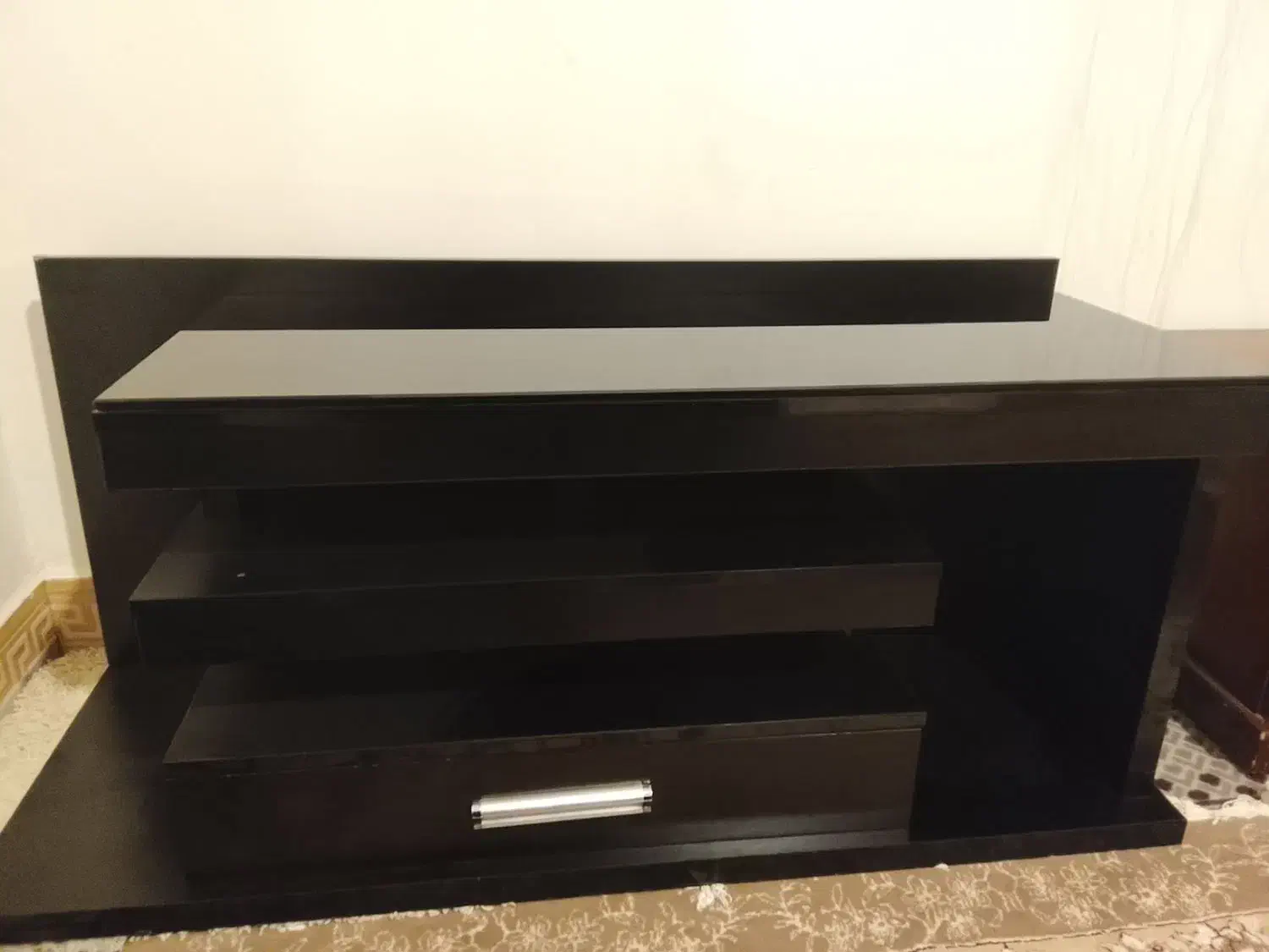 زیر تلویزیونی|میز تلویزیون|سوری, |دیوار