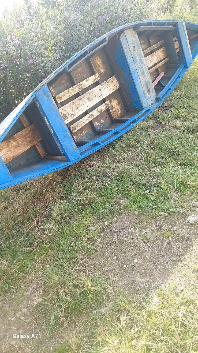 قایق چوبی|قایق و سایر وسایل نقلیه|بندر انزلی, بشمن|دیوار