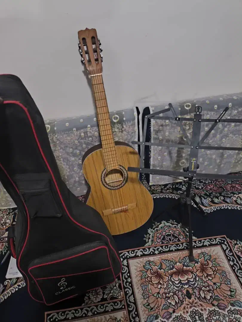 گیتار دست ساز|گیتار، بیس، امپلیفایر|کرج, حسین‌آباد|دیوار