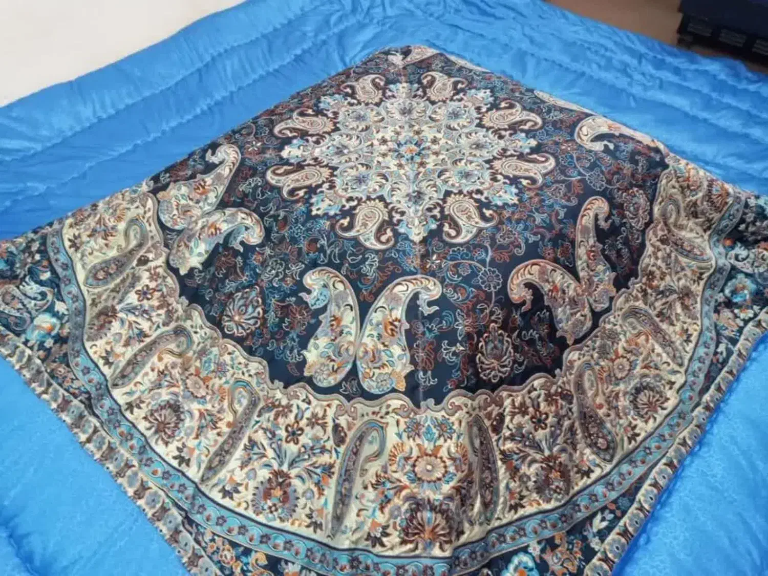 لحاف کرسی سنتی ویژه شب یلدا|رختخواب، بالش، پتو|بیرجند, |دیوار