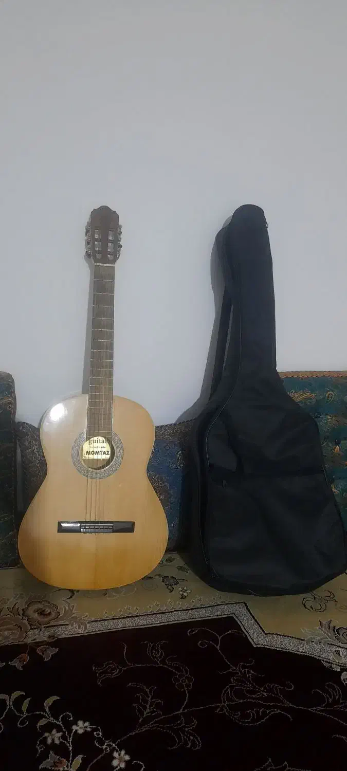 گیتار|گیتار، بیس، امپلیفایر|رومشکان, |دیوار